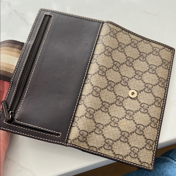 Gucci Cream and Brown Wallet with Iconic Design - Picture 4 of 5
